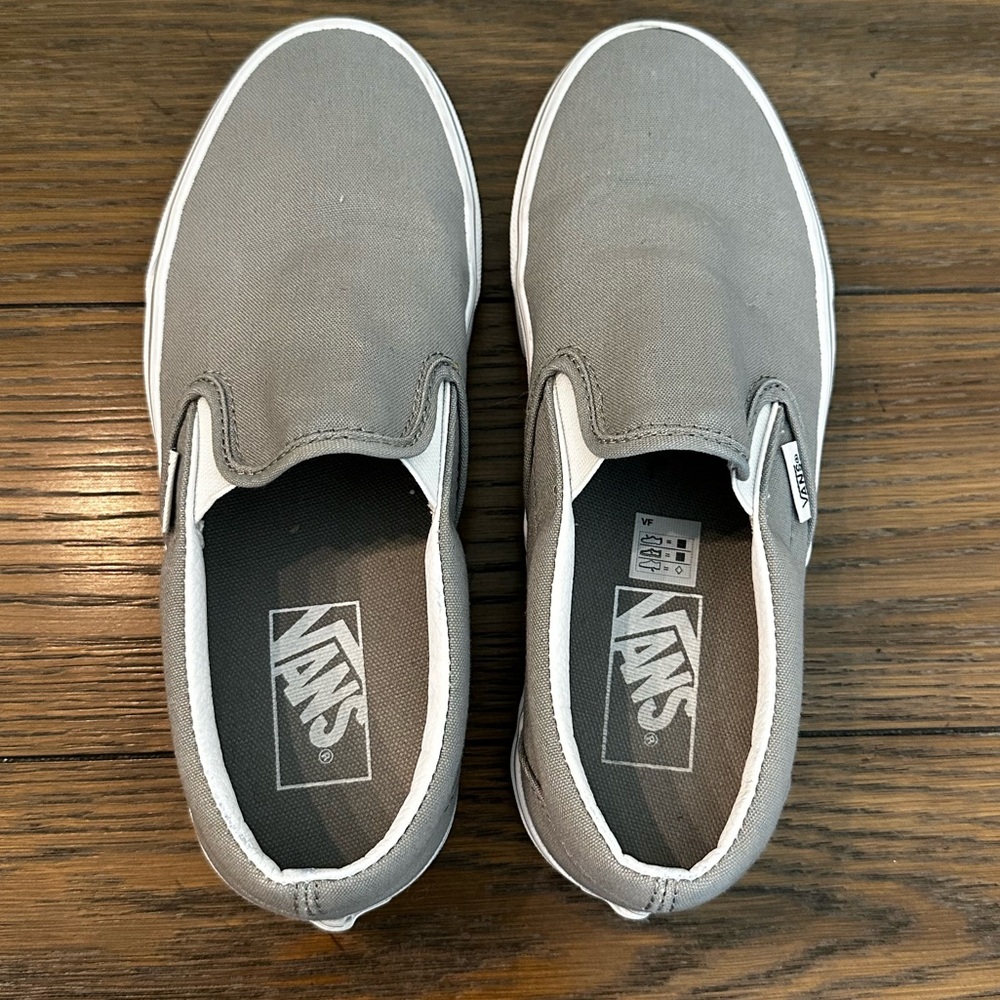 Vans Men/Women’s Canvas Gray Slip-On Shoes size 7 women’s and 5.5 for men